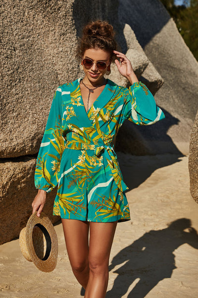 2023 fashion trends summer chic tropical