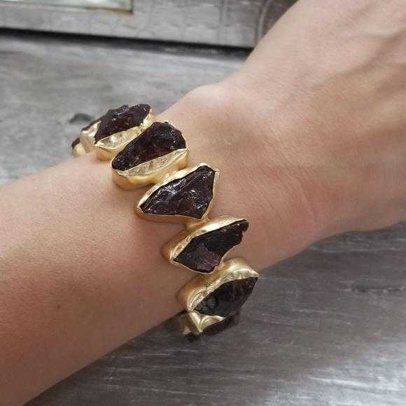 Garnet Handcrafted Cuff Bracelet-Jewelry-Moda Me Couture
