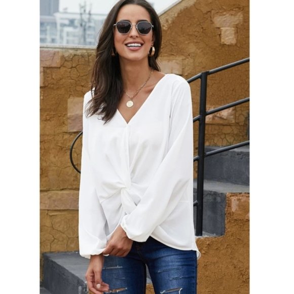DOWN TO BUSINESS V-Neck Blouse Off white